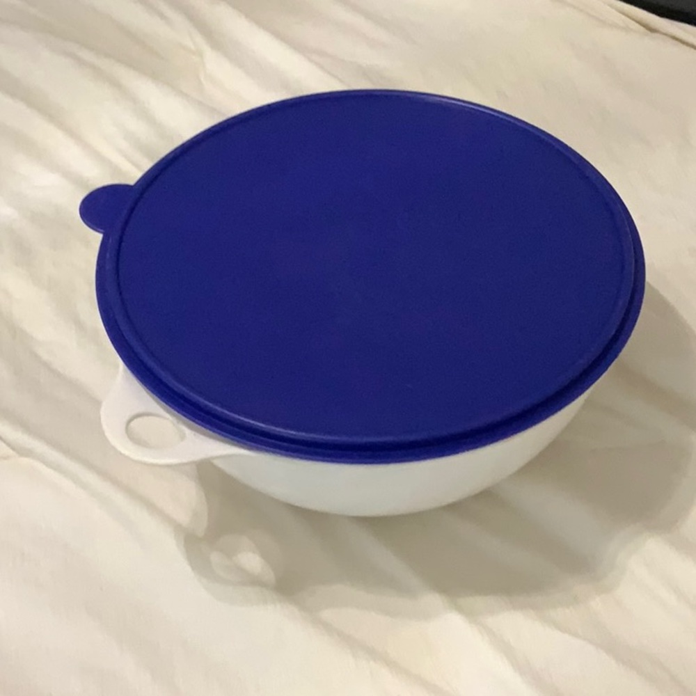 Tupperware bowl